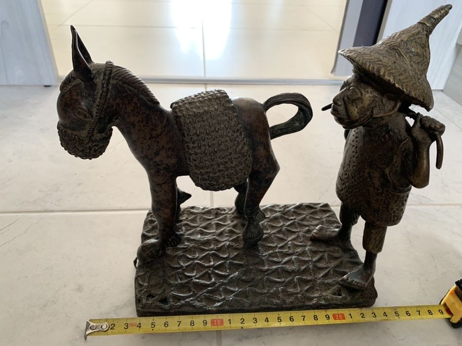 Металическая, старинная статуэтка из африки