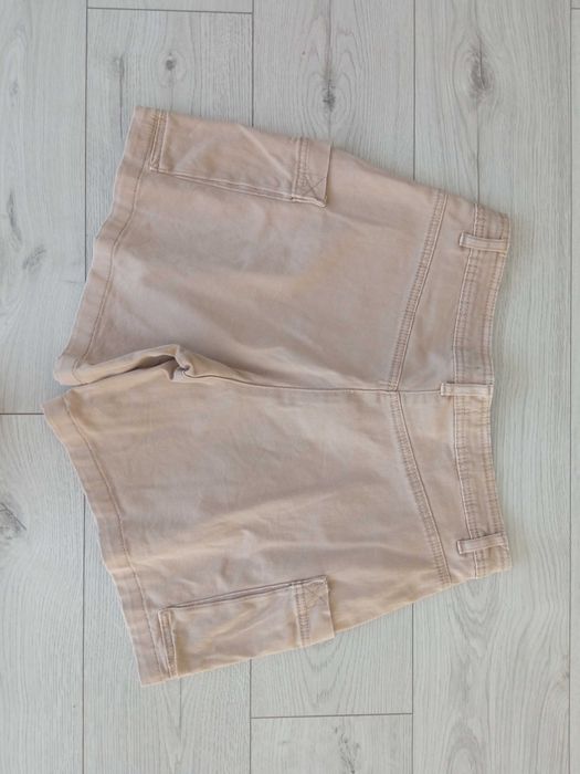 34, Cropp, krótkie spodenki damskie beżowe