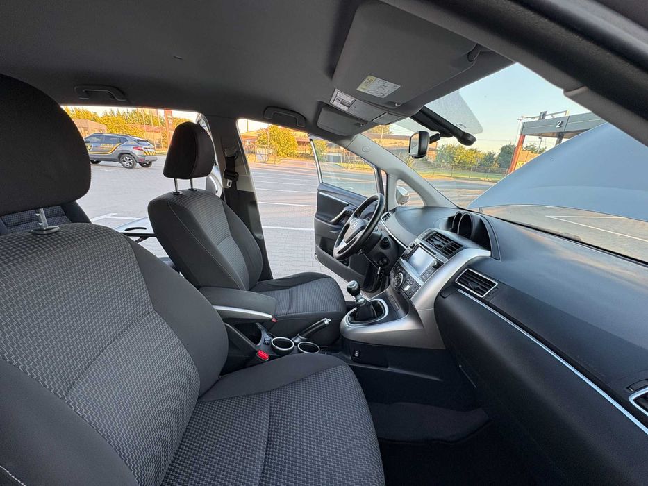 Toyota Verso 2014 року, 1.6 дизель 82 кВт, на гарній комплектації!