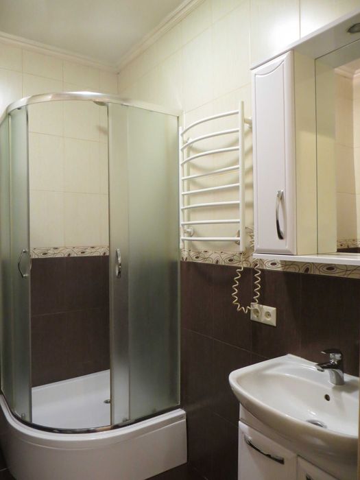 Оболонь. Посуточно, почасово. ст. метро "Героев Днепра" ТЦ "Oasis".