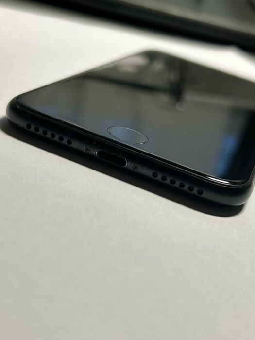 iPhone SE 2020 64GB чорний, акумулятор 93%