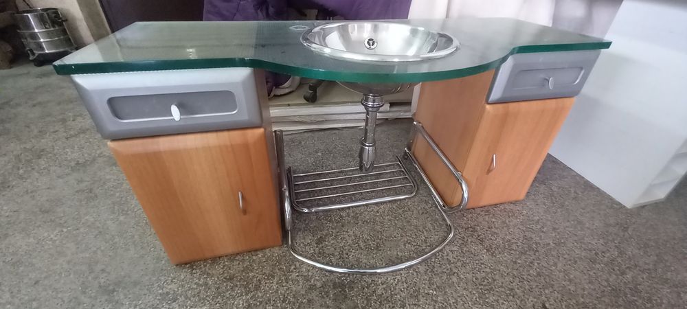 Móvel de wc com tampo em vidro