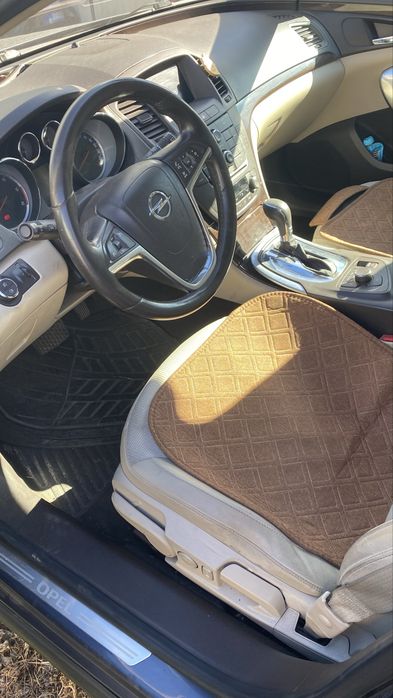Carro opel insignia — photo 5