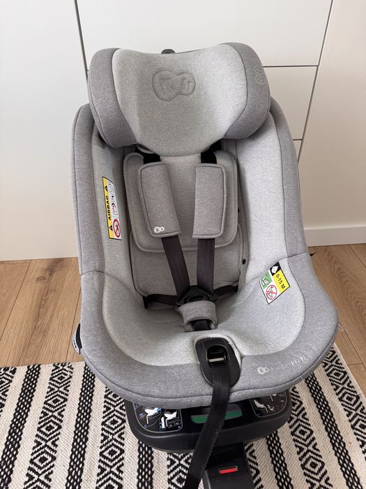 Fotelik Kinderkraft z bazą obrotową