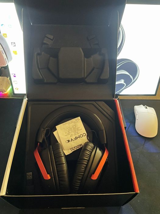 Продам навушники Hyper X Cloud III