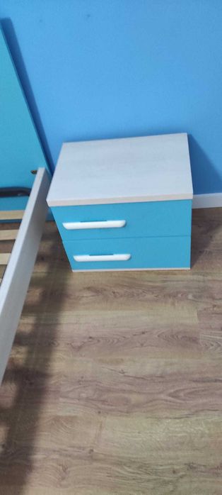 camas impecáveis c/estrados e colchões