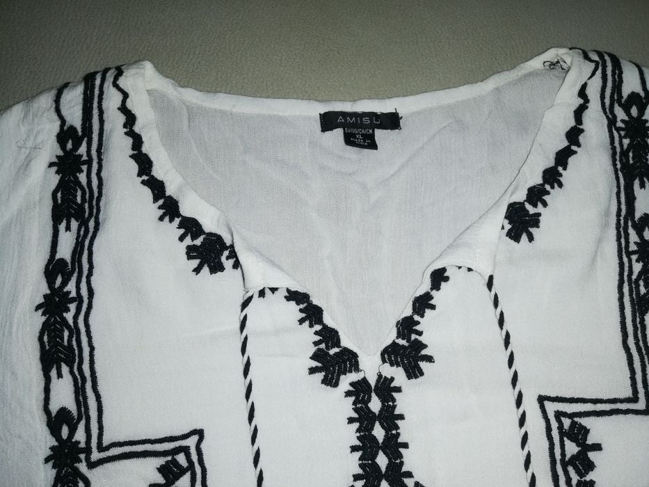 Blusa branca da Amisu