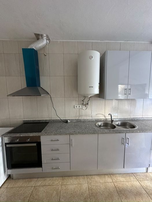 Apartamento T4 disponível para arrendamento no centro de Mirandela.
Re