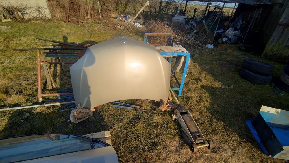 Sprzedam komplet drzwi i maskę koloru złotego do Nissana Primera P12