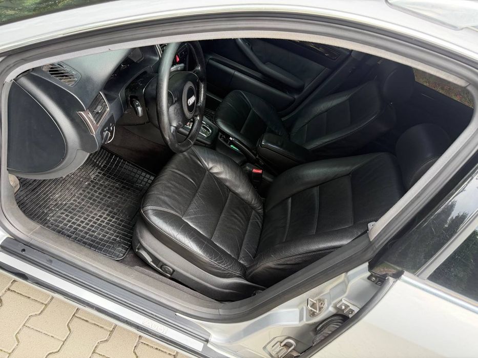 Audi A6 2001 рік. 2,5 дизель кпп автомат