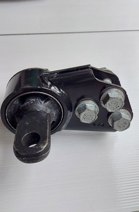 Подушка редуктора переднього моста Jeep Grand Cherokee WK 3.0 D