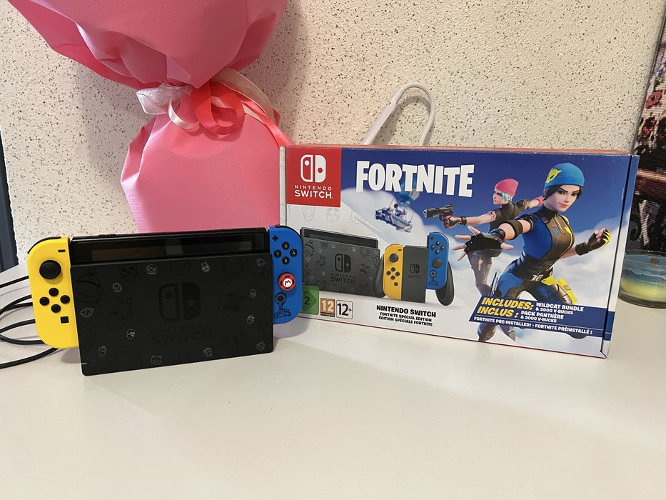 Nintendo Switch (Fortnite Edition)
