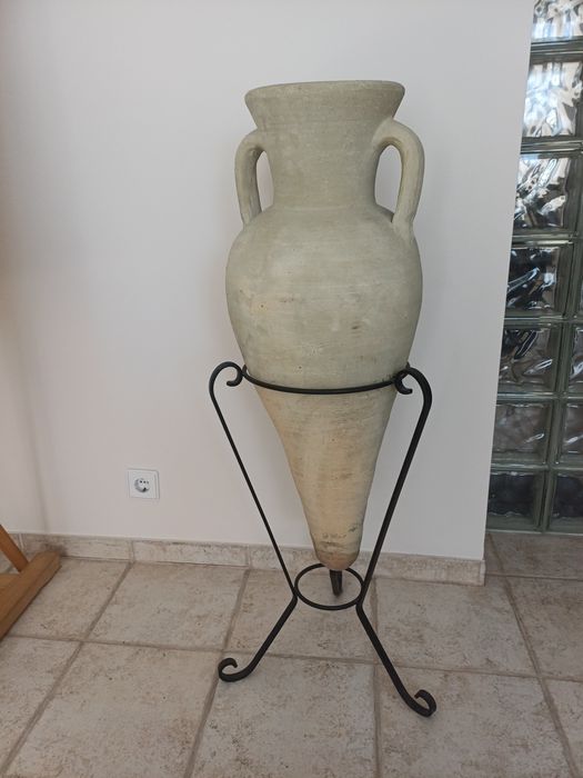Ozdobna Amfora na stojaku