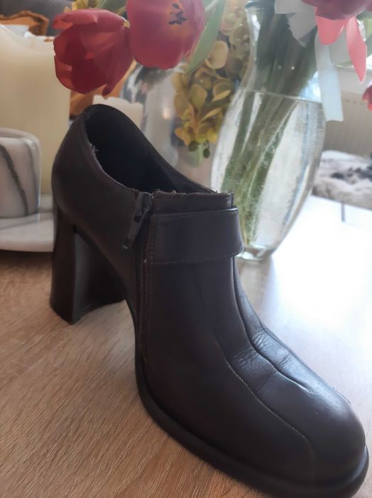 Sprzedam skórzane buty damskie 37