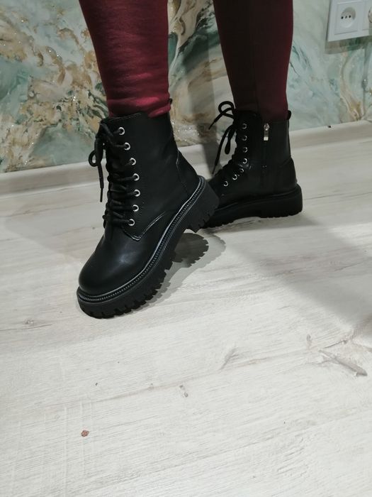 Демісезонне жіноче взуття