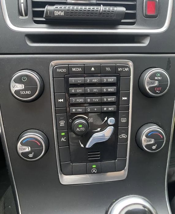 автомобіль Volvo S60