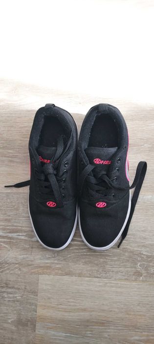 Sapatos com rodas Tam 36.5 Heelys