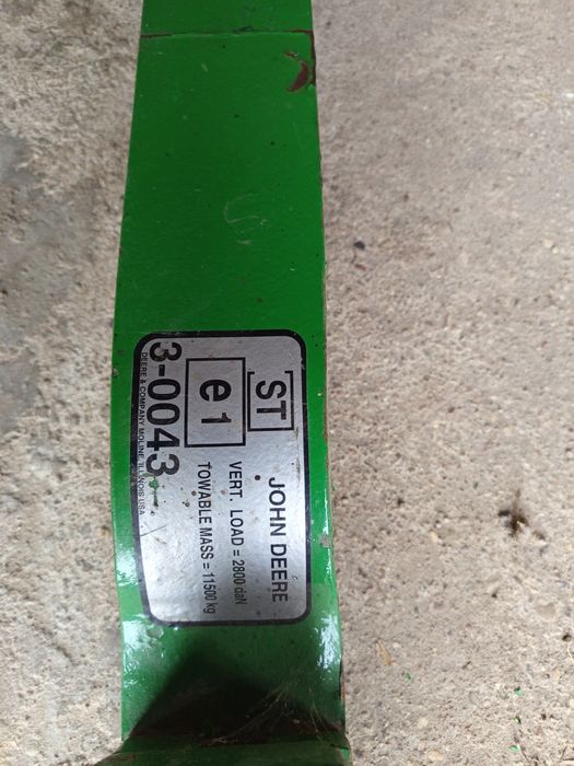 Zaczep dolny polowy John Deere