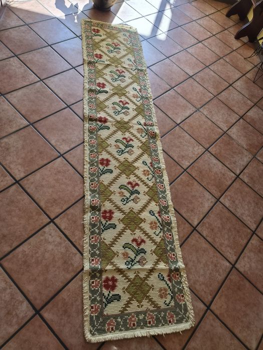 Carpete em arraiolos (passadeira)