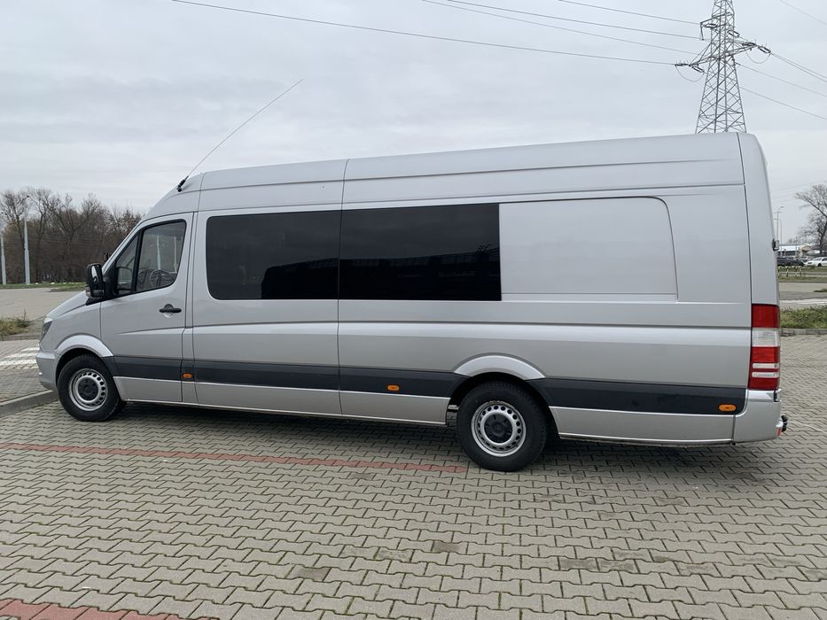 Wynajem Busa 9 osobowego