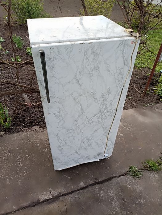 Продам холодильник
