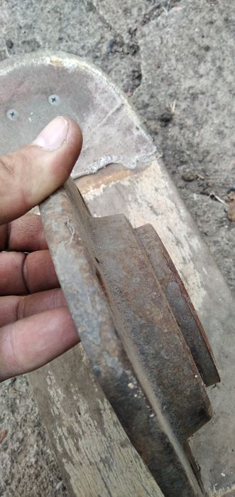 Кришка сальника бдш є втулка,  і корпус у зборі