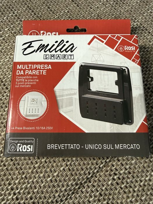 Czarna listwa naścienna