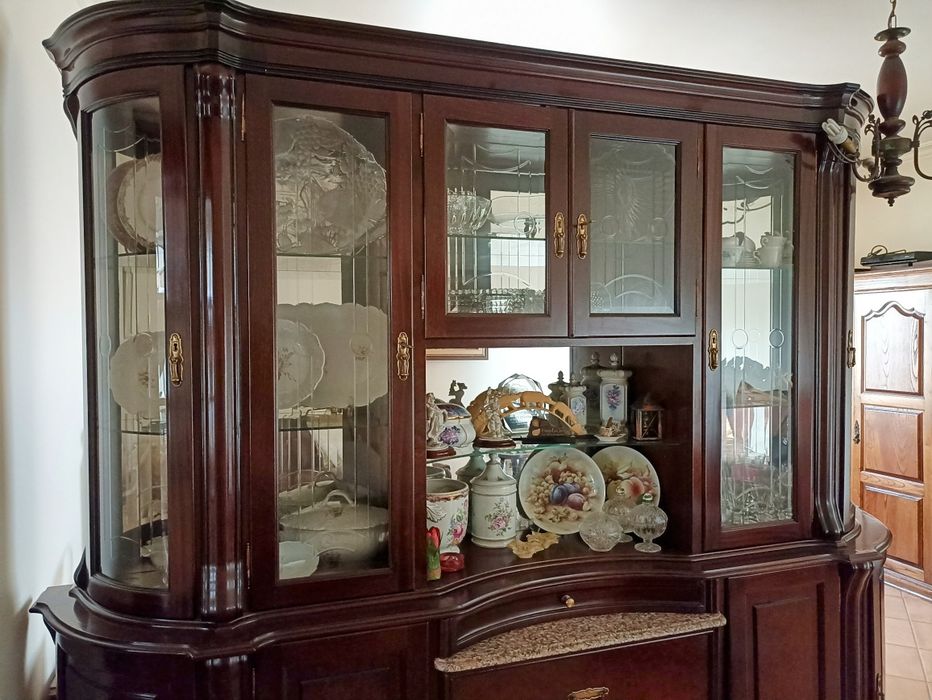 Cristaleira armário de sala madeira maciça