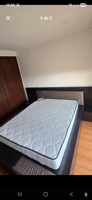 Cama casal em muito bom estado