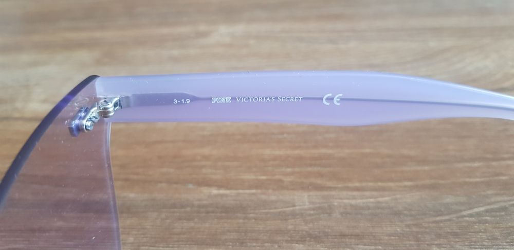 Okulary przeciwsłoneczne Pink Victoria's Secret liliowe