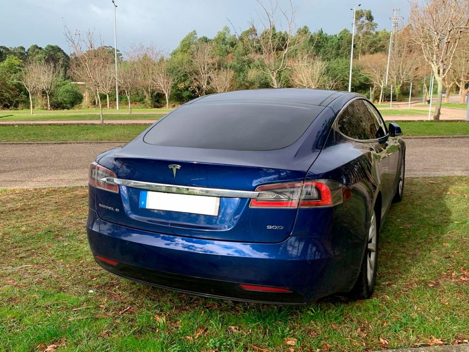 Tesla Model S 90D