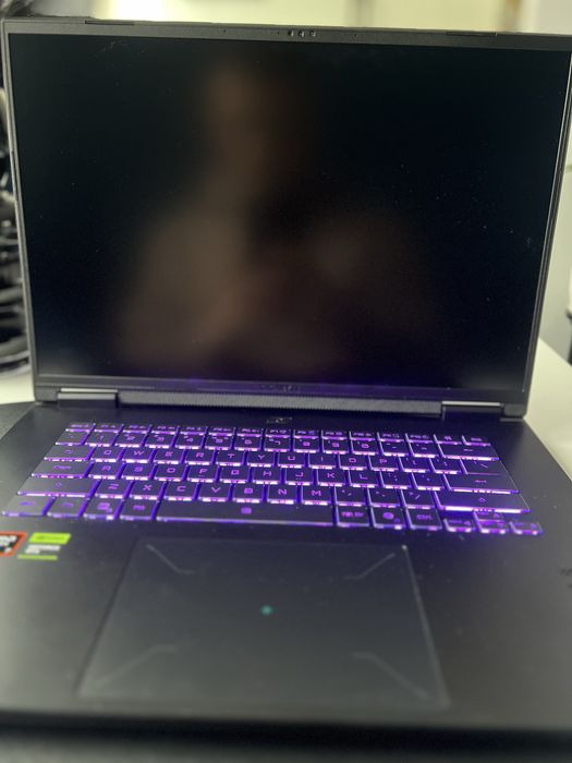 Laptop gigabite a16 rtx 5060