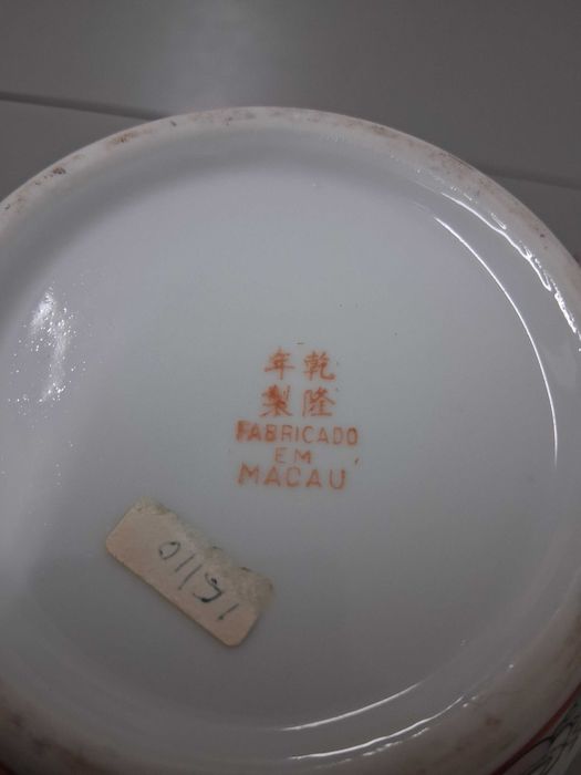 Potes em porcelana de Macau