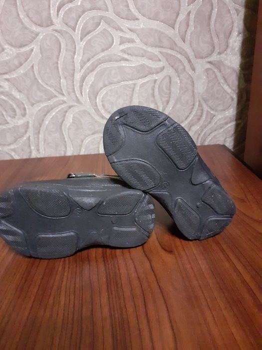 Дитячі кросівки. Розмір 22. (13.5 см)