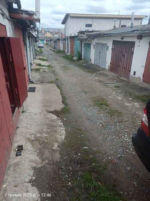 Продам гараж на Виставці