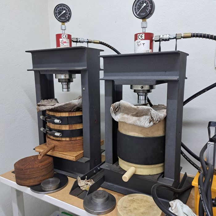 Олія волоського горіха сиродавлена