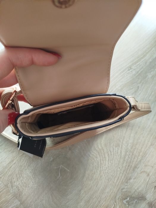 NOWA mała beżowa torebka Puccini