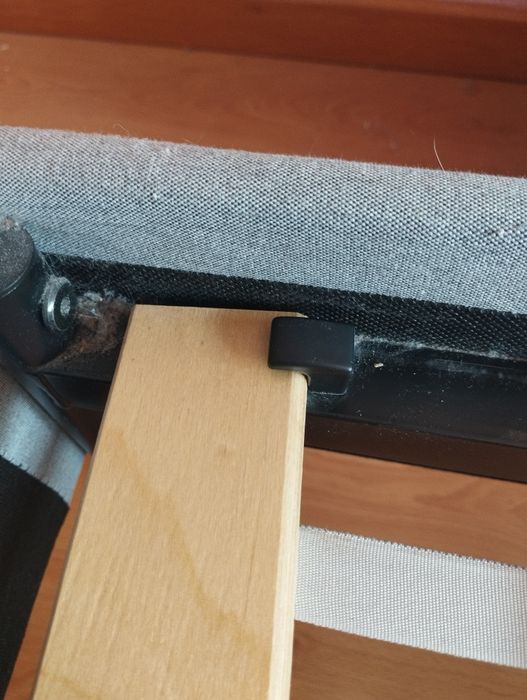 Vende-se cama com estrado