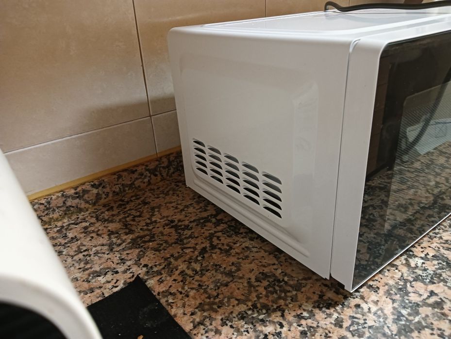 micro-ondas com poucos uso