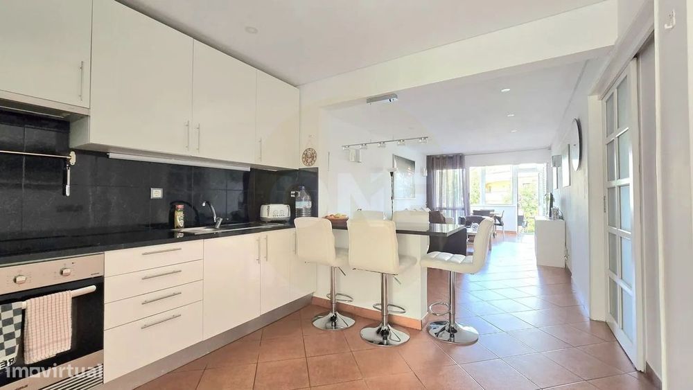 Apartamento T2 No Centro De Olhos De Água