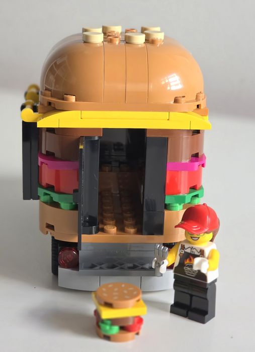 Lego City 60404 - Carrinha de Hambúrgueres
