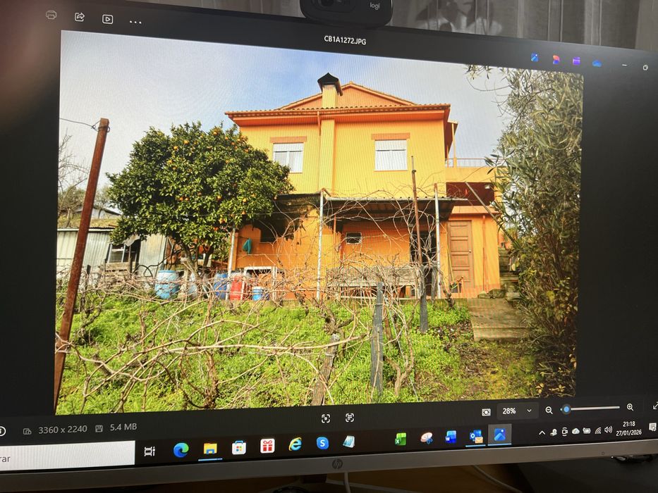 Pequena quinta para venda. Mais informacoes por contacto