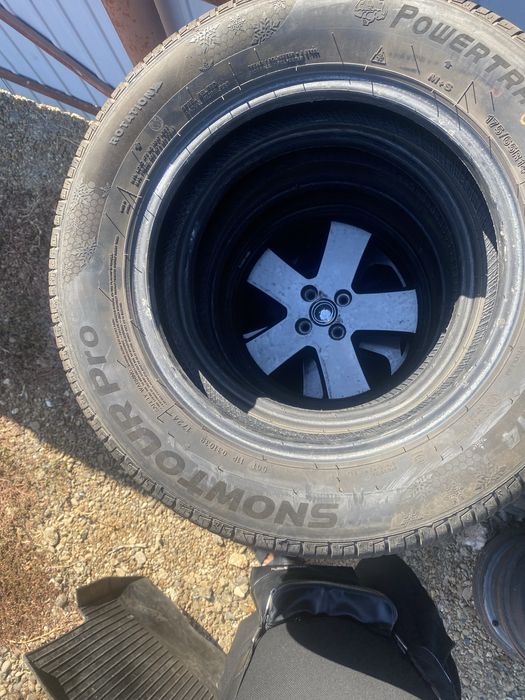 Продам комплект  175/65/14 150$