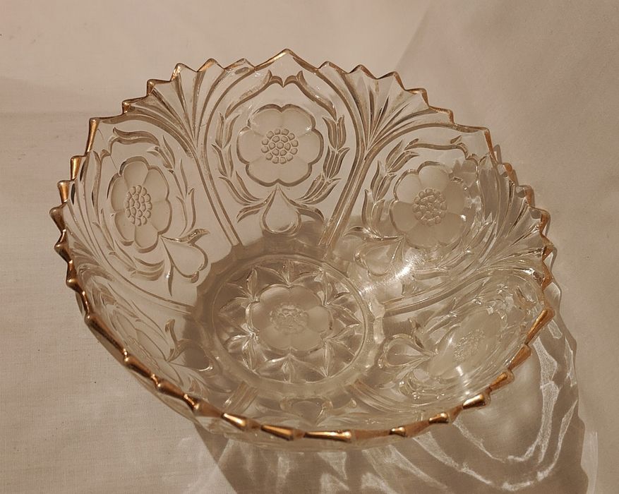 Vidros com rebordo dourado