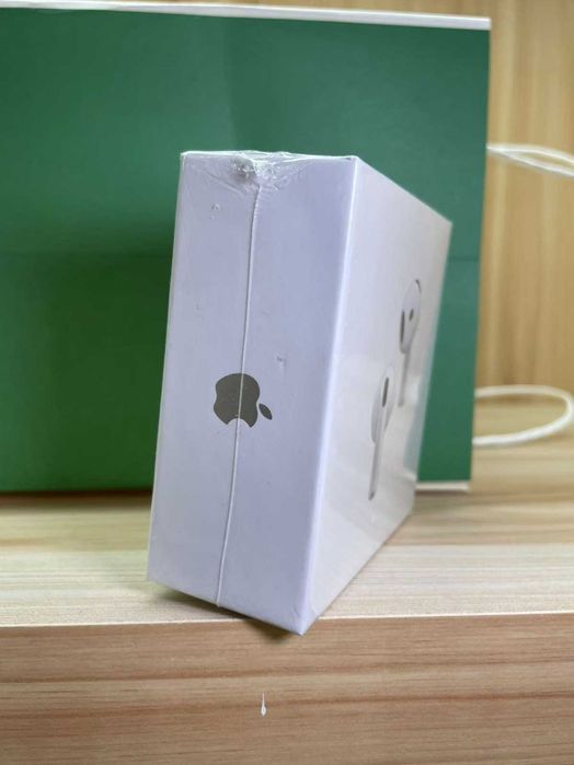 Oryginalne słuchawki Apple AirPods 4, 100% sprawne