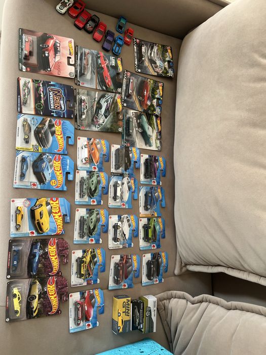 машинки hot whels,tomica,mini gt, tarmac,японские
