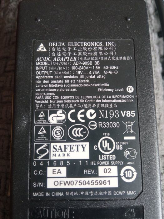 Блок питания Delta 90W 19V 4.74A