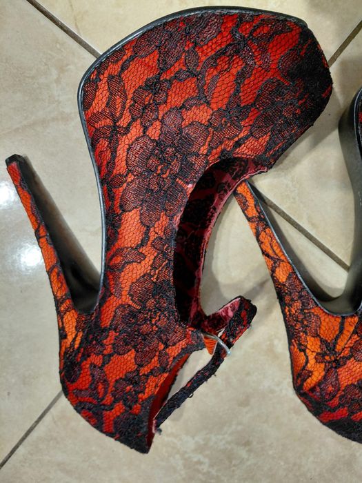 Szpilki damskie na koturnie marki Bordello, rozmiar 39