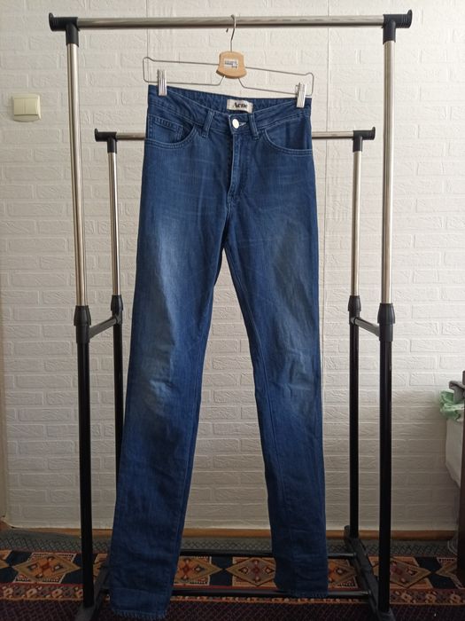 Acne spodnie dżinsowe damskie