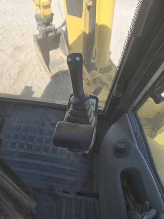 Rectroescavadora  komatsu